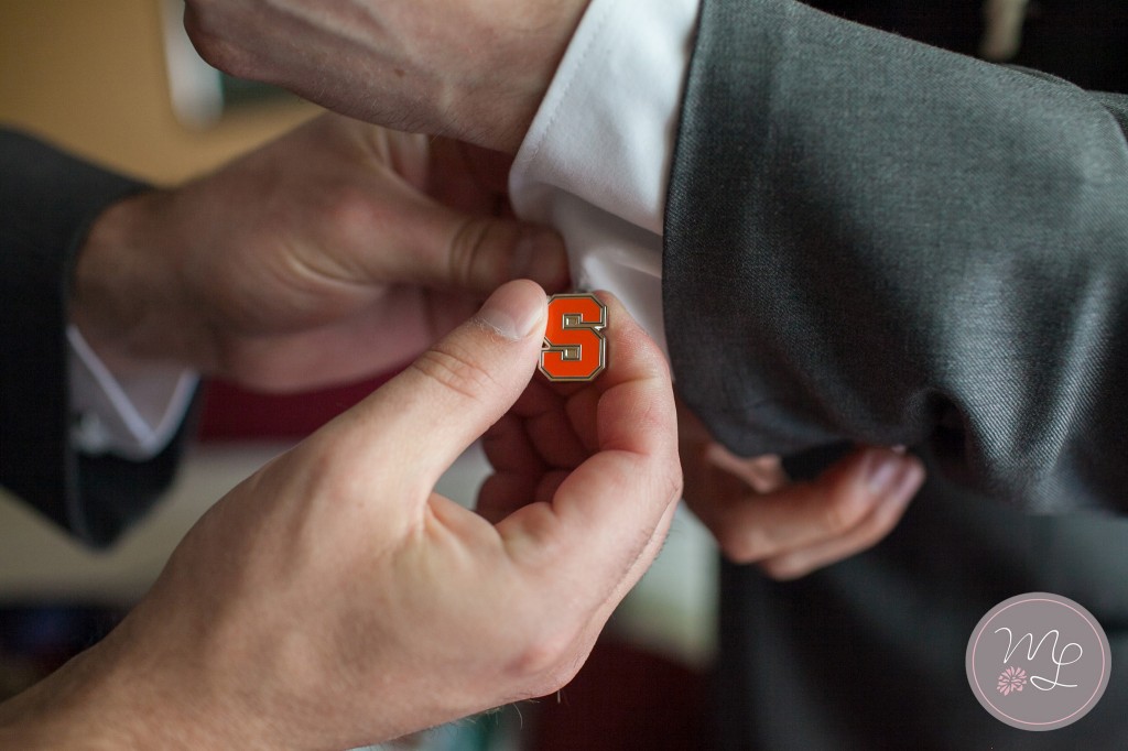 Liz gave her groom Syracuse cufflinks as her gift. A little piece of home in Calistoga California.